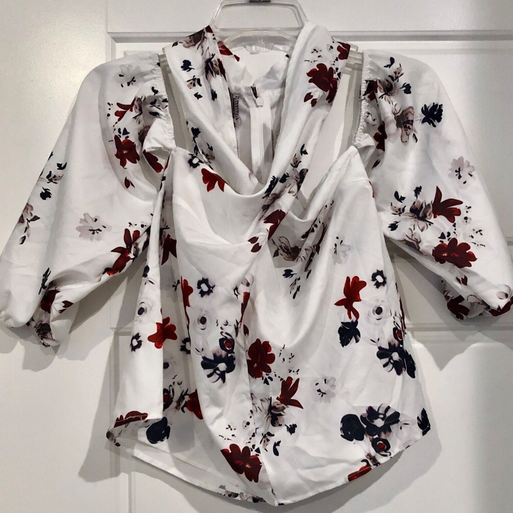 Women's White/Burgundy Twist Front Keyhole Cold Shoulder Crop Top Juniors Size L